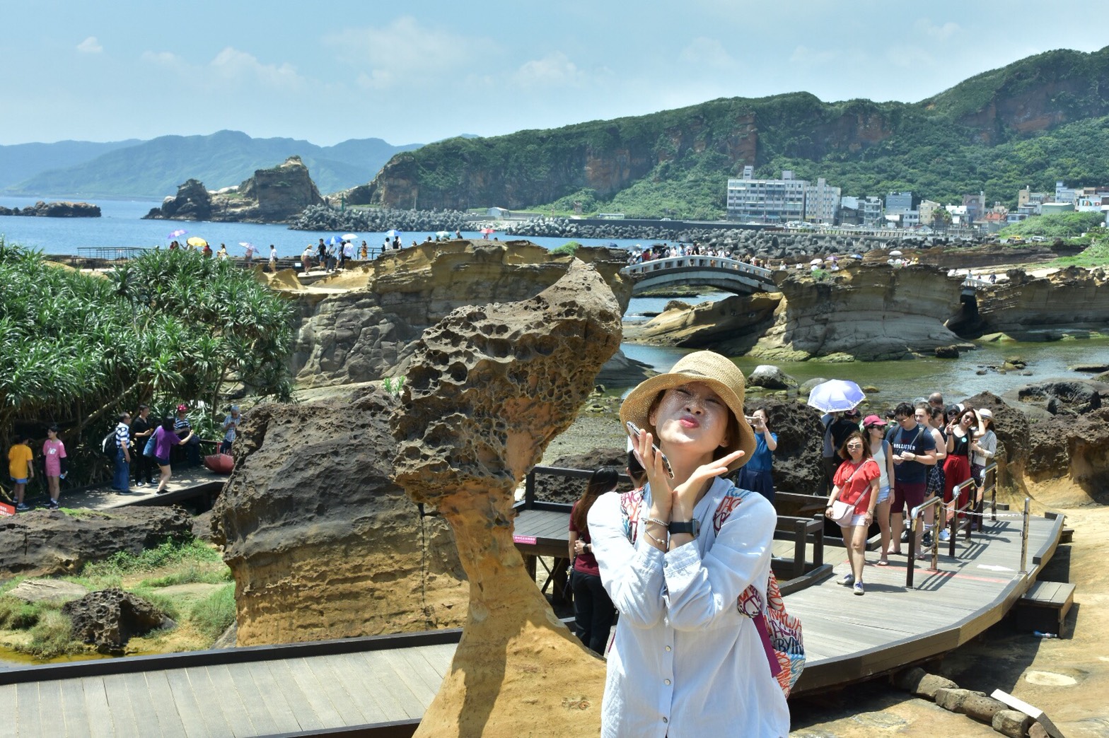 【Taipei Private Tour】Romantic dating trip with the Yehliu Queen’s head