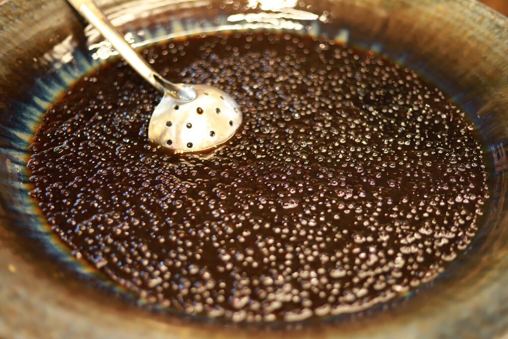 making brown sugar boba bubble tea