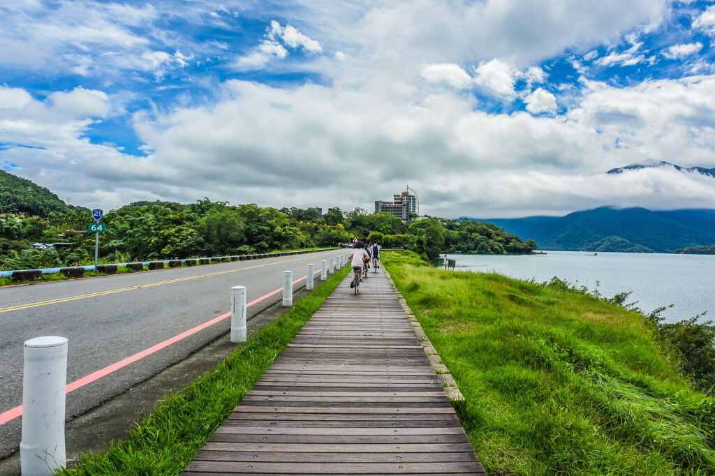sun moon lake cycling